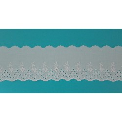 St Gallen Cotton Lace with Daisies - Width 8,00 cm